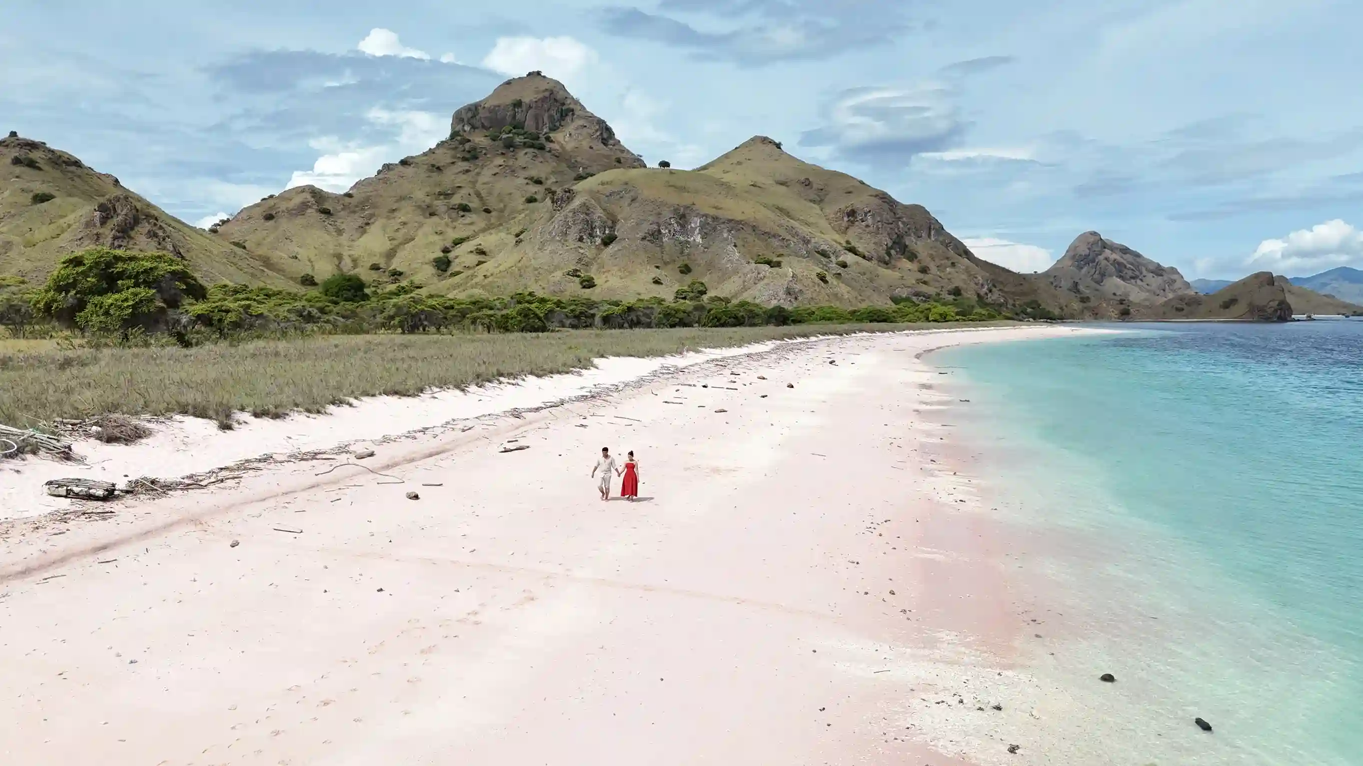 Pink Beach Excursions – Indonesia’s Rare Paradise