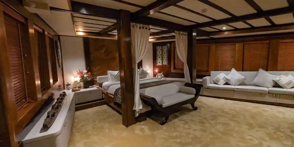 Ultra-VVIP Phinisi Villa